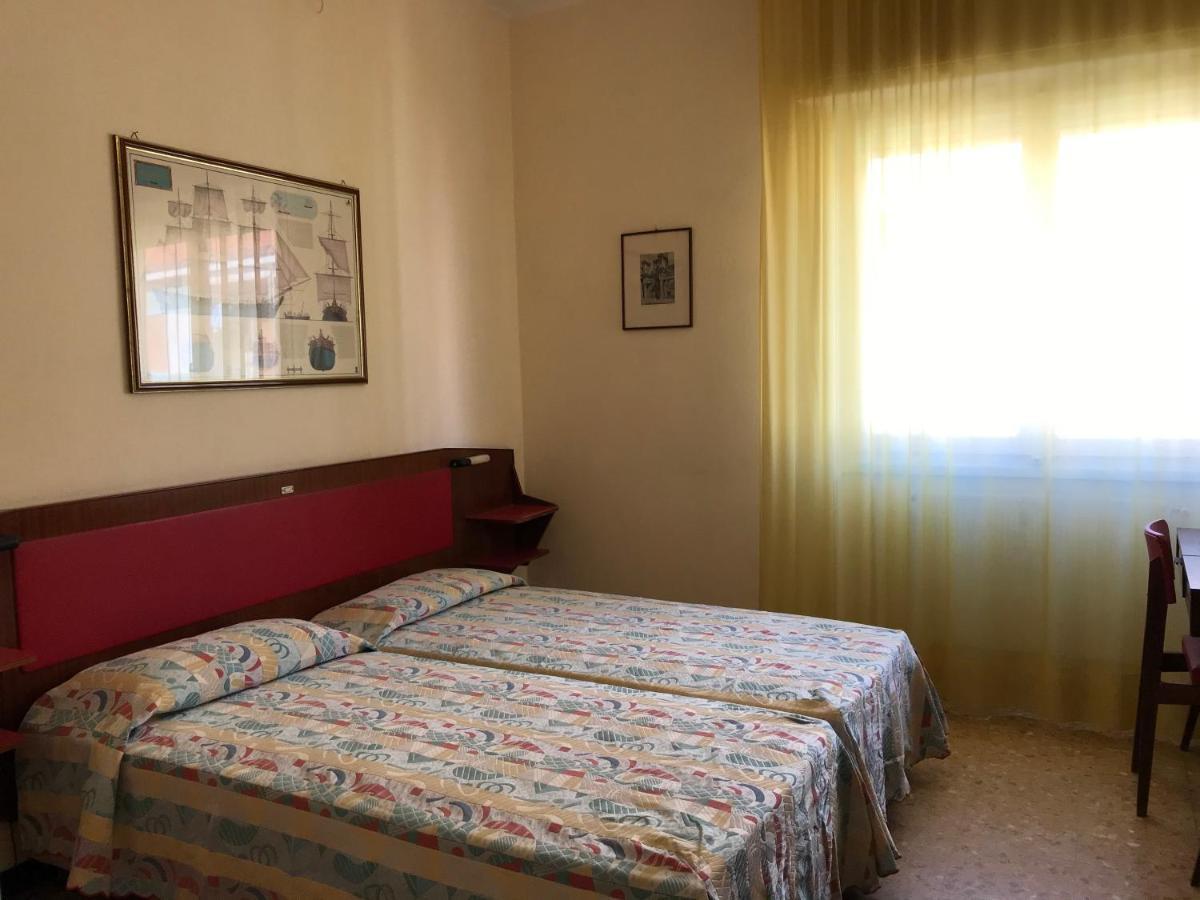 Hotel Robinia إمبيريا المظهر الخارجي الصورة