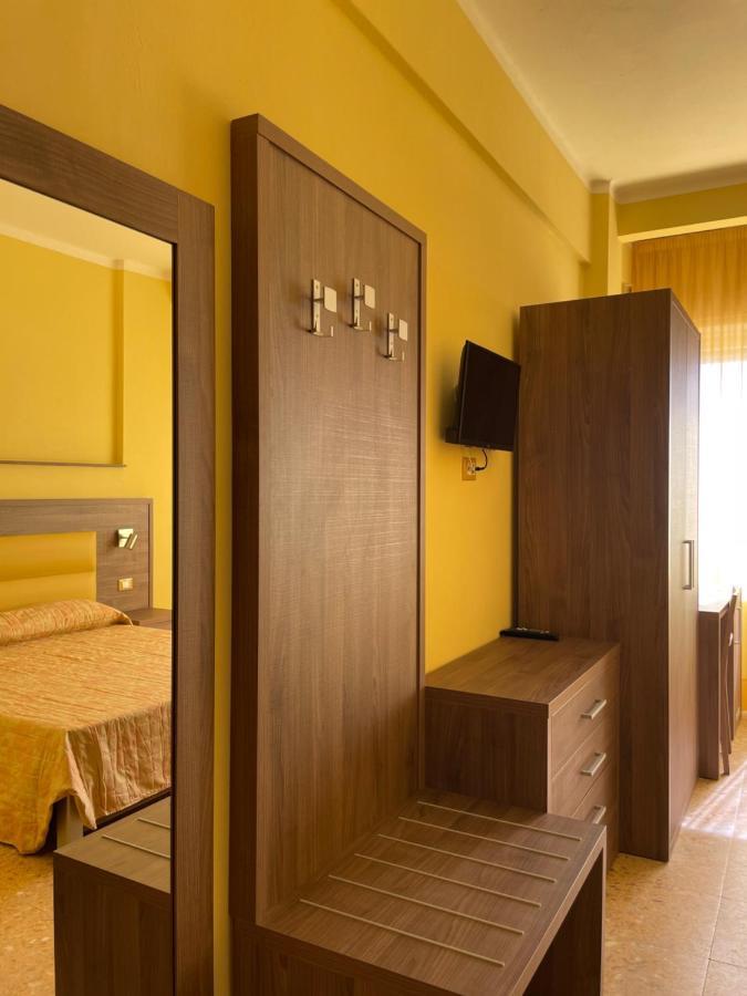 Hotel Robinia إمبيريا المظهر الخارجي الصورة