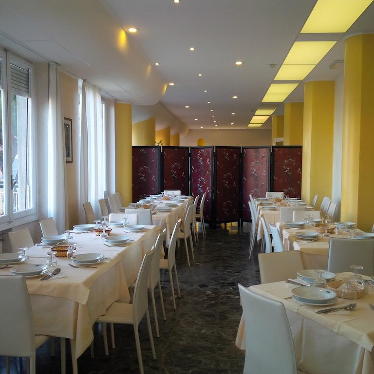 Hotel Robinia إمبيريا المظهر الخارجي الصورة